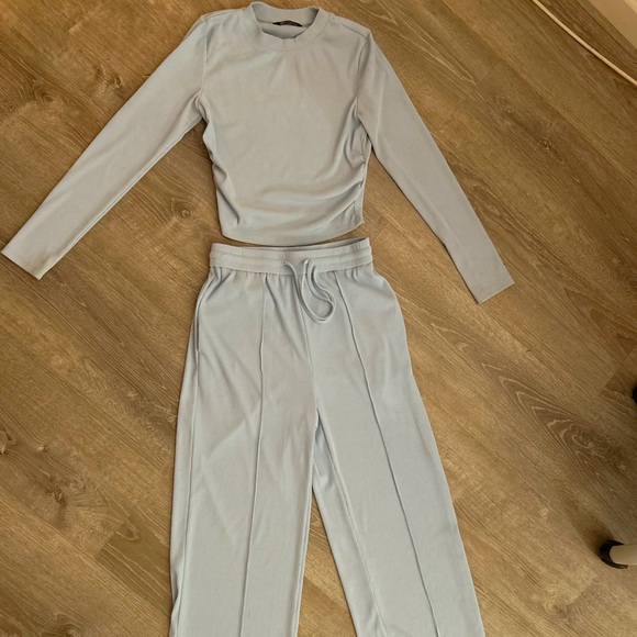 Lounge Set - Picture 7 of 7